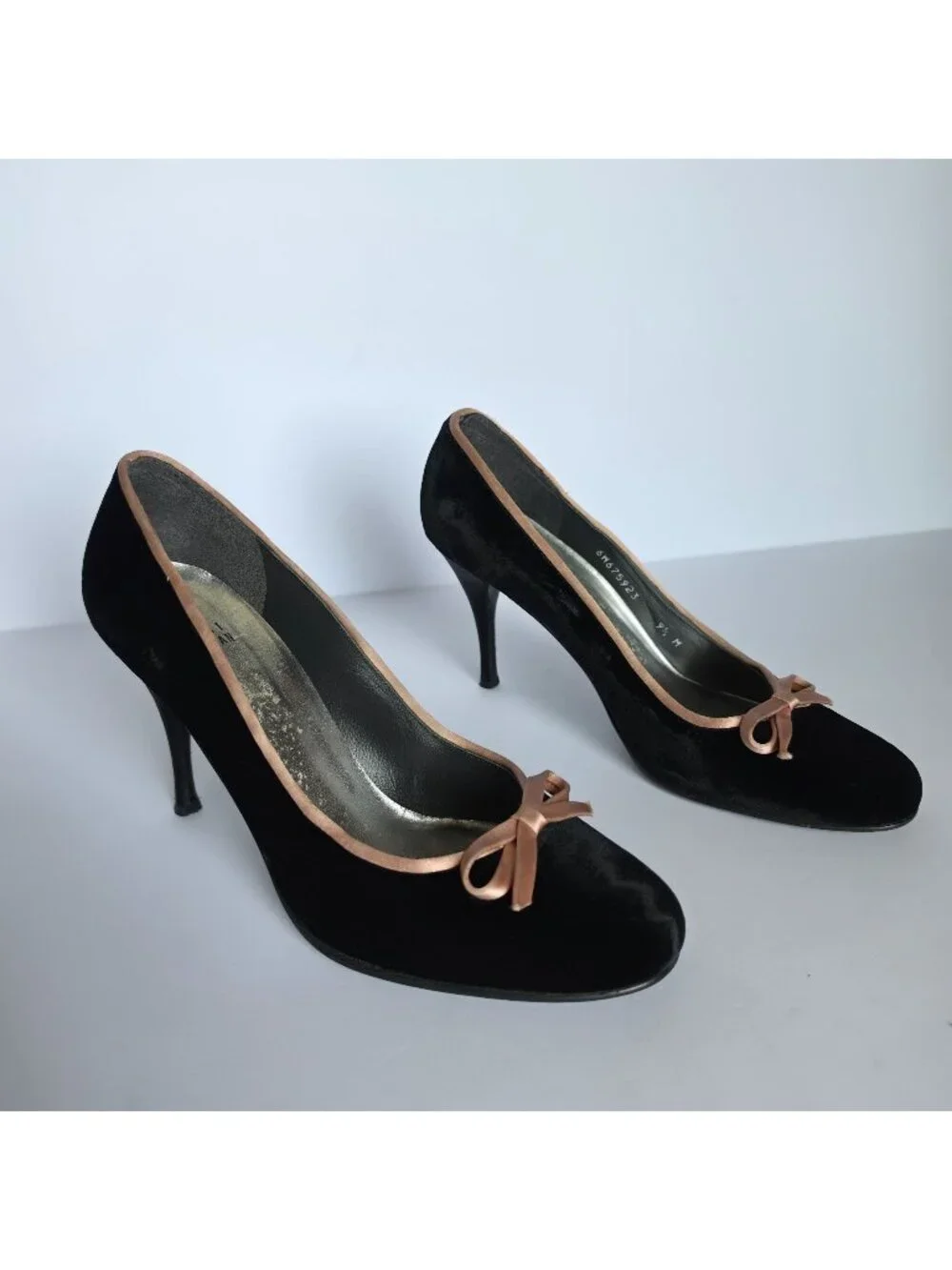 Stuart Weitzman 9.5M Black Velvet Bow Coquette Pumps Pink Satin Trim Heels Y2K